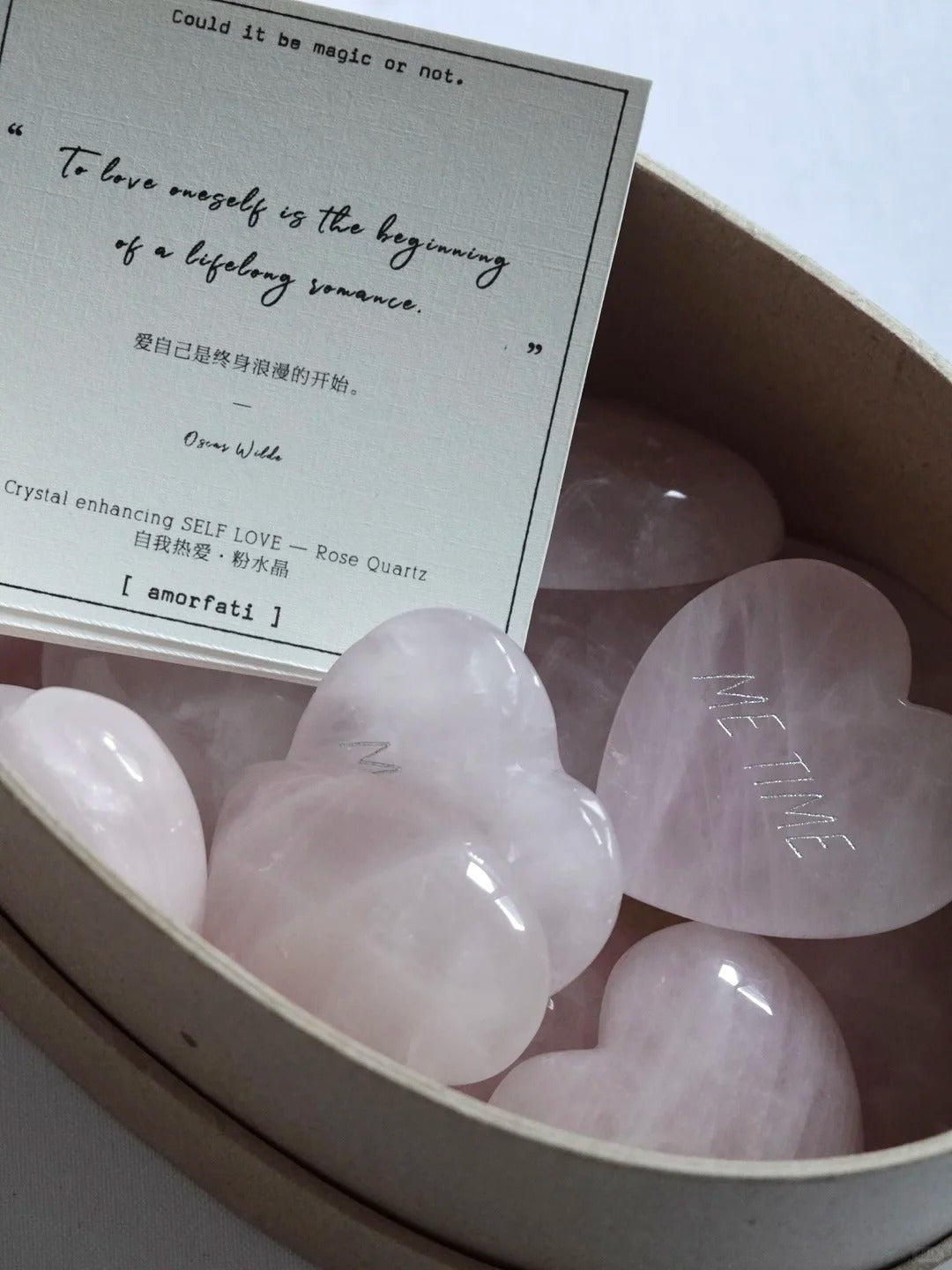 Heart-shaped crystal palm stone