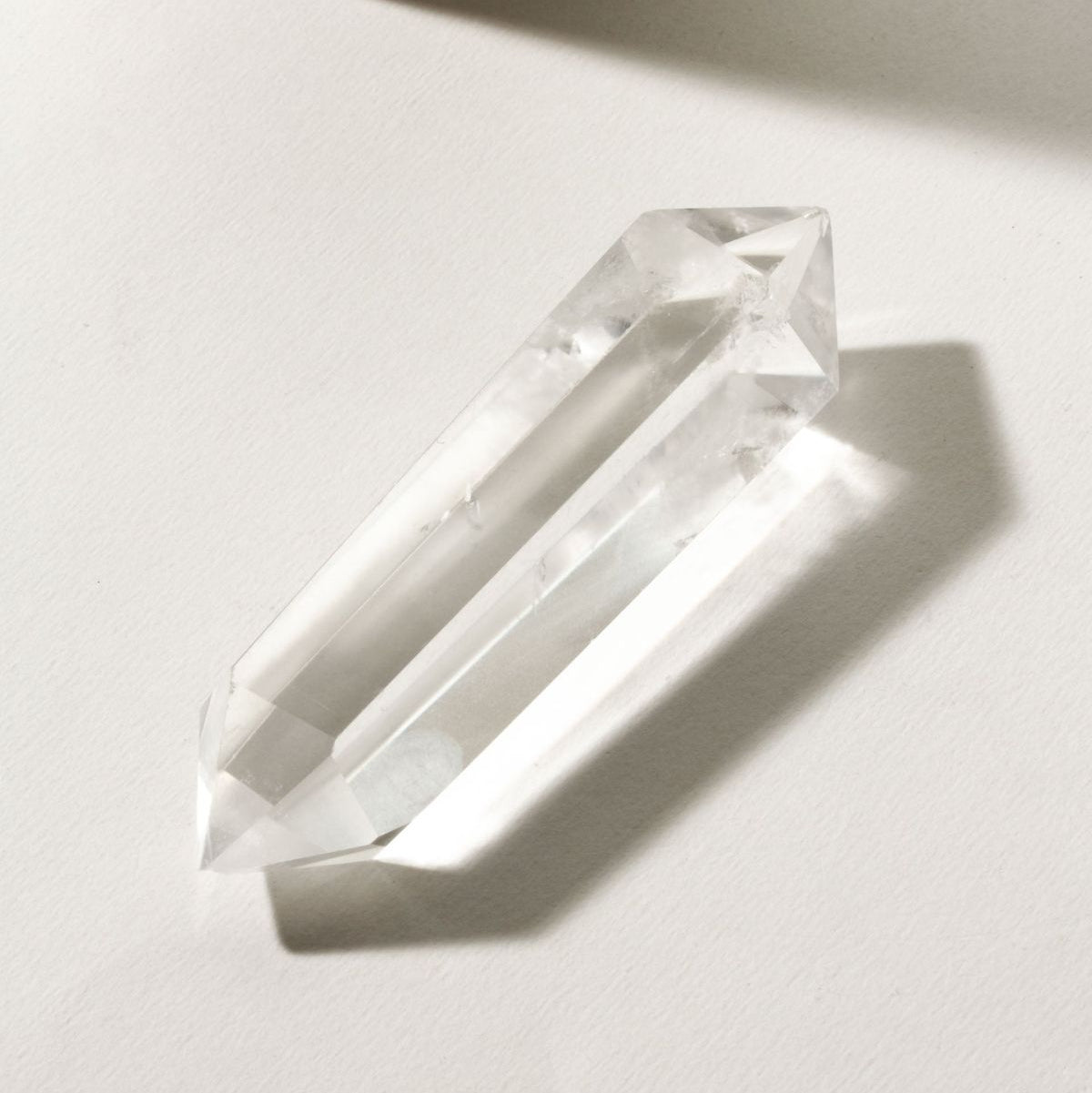 Natural white crystal double-pointed hexagonal column |   The essence of heaven and earth, the spiritual channel